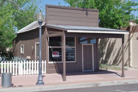 The Helm Barber Shop, remarkably intact, dates from 1910. Haircuts and baths. And it's for rent! My bud Matt suggested that I rent it to start up "Doug Begley and Fred Garvin's Male Escort Service", but I'm letting that one soak for awhile first. I lost my plaid dress jacket some years ago. On the plus side, that might do better than the moribund Western Art Photography studio I saw a block away, though...
