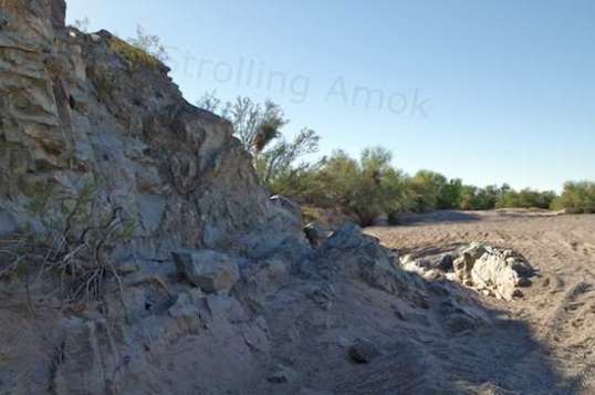 Looking up the border of Tyson Wash in the other direction.