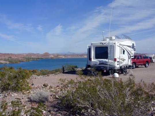 Not too many slots against the reservoir are available, but if you get one, oh my what a view!