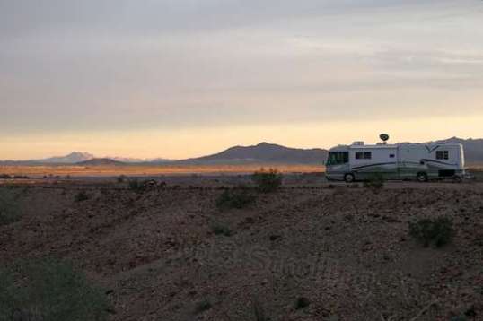 A few minutes later. I'm pulling the motorhome in closer with my telephoto lens while I'm still planted in my chair.