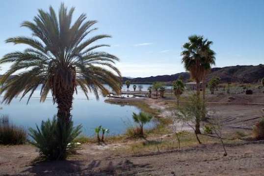 How much do you think you'd have to cough up to stay at some hotel or resort with a lakeside view like this?