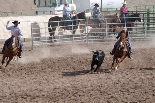 These guys are bang out of the gate, and she's dropping the bomb already. Look at that loop!