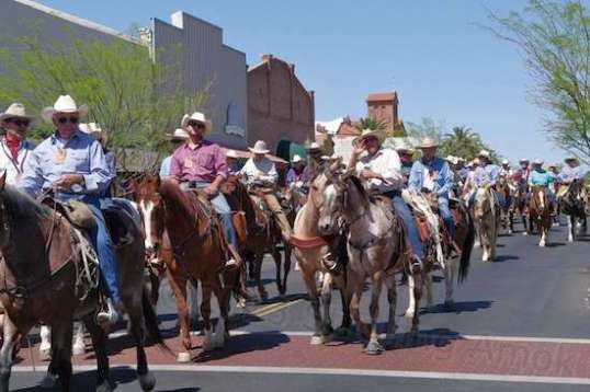 About this point, I realized that I wasn't going to be able to capture a sense of the size of this thing with still shots.