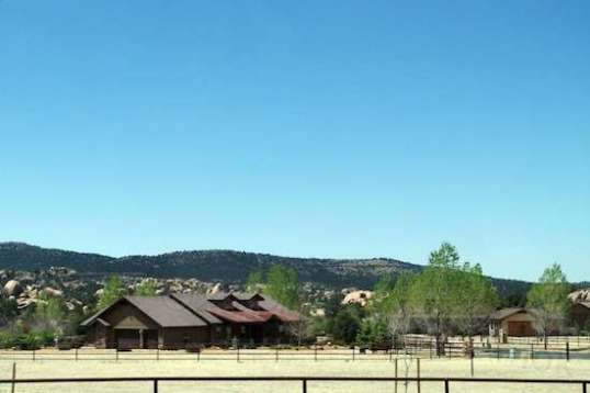 Williamson, Arizona has homes so large and tastefully upscale that it boggles the mind, yet lot sizes are not that big.