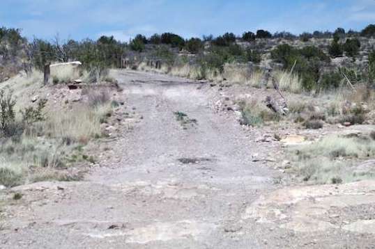 As I pulled close to the south entrance of Old 89, I could see that trying to get the Defiant up there onto the pavement might prove disappointing at best.
