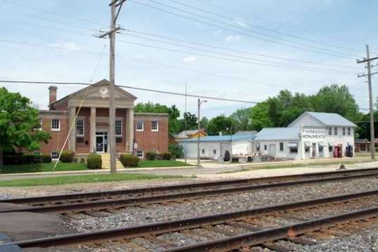 The town's library, and one of the two headstone cutters in town, right next door! Kind of a reminder to do what you can, while you can.