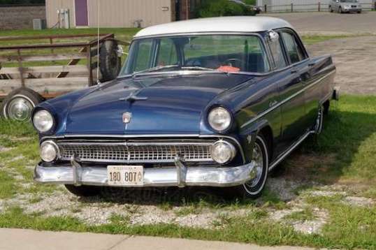 An old Ford in front of one of the many antique shops in Sandwich, Illinois.