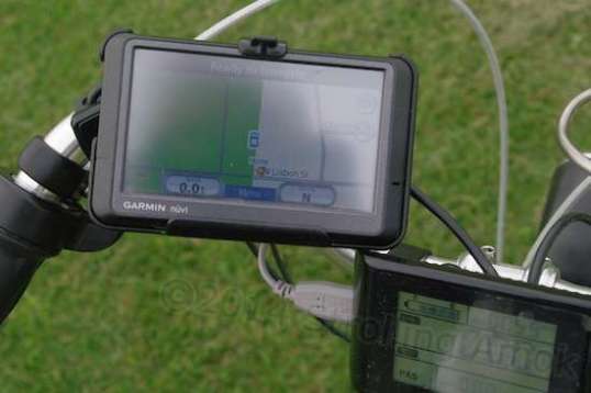 The Ram mount makes it possible to use the GPS on the Aurora, though the display is dim in daylight.