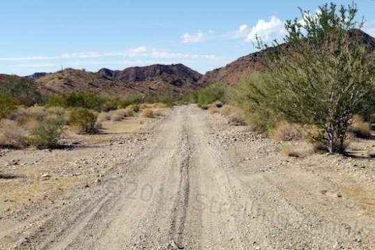 This got my attention because I'm not seeing any swerve around what is ahead.