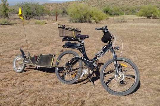 Take another minute to add a trailer, and it's ready to head for town to drop off trash and do laundry, plus bring back some groceries.