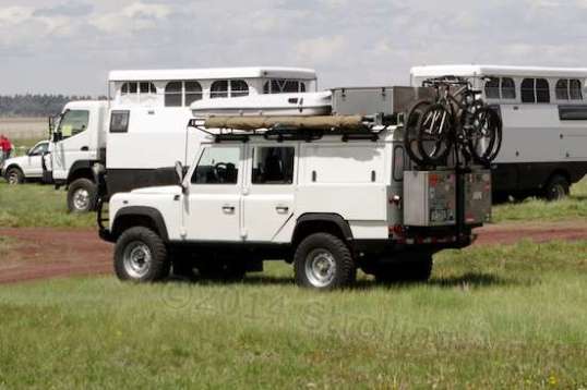 Some kinda Land Rover, a model that made their reputation but doesn't get much press or marketing push these days.