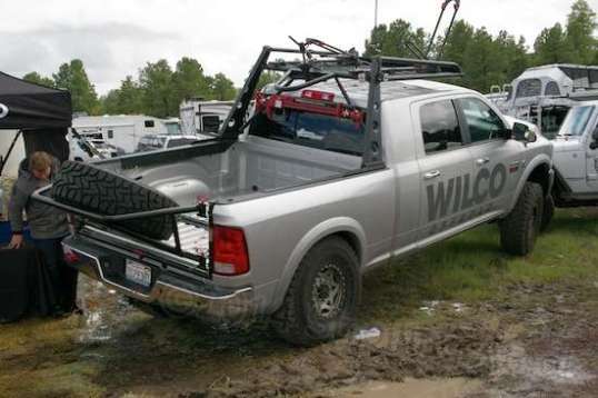 The black equipment is Wilco's. I assumed that they made suspension parts too because of the display, but no, they just like to bent things.