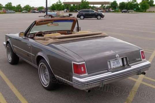 With relatively too much rear overhang and the windshield nearly a foot too far back, it was apparent that someone had carved up a 76-79 Seville to make a 2-seater convertible.