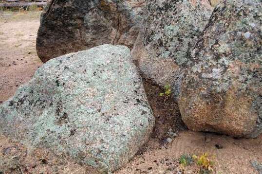 I liked the coloration. Is there copper in these rocks, or what?