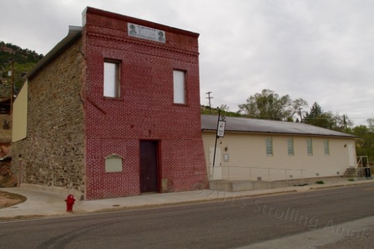 A Mason's Lodge dating from 1872, and it's more modern add-on to the right. People in the 1800s were very big on fraternal organizations and secret societies, the Masons being the highest profile but not the biggest. Changing outlooks, expectations and lack of time has taken its toll since then.