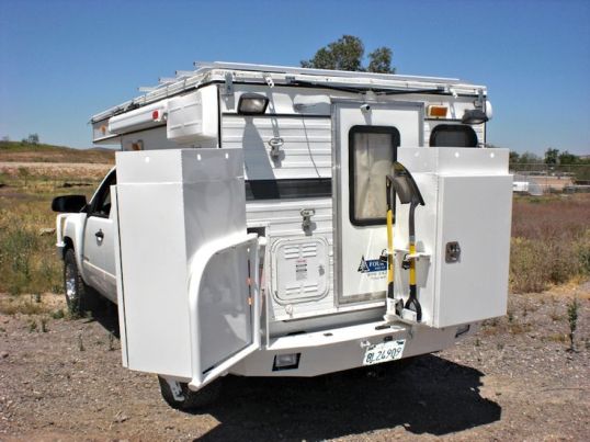 All-aluminum cubic feet that stays way up off the ground.