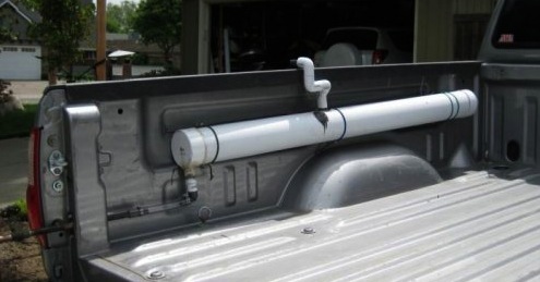 A clever use of otherwise wasted bed space!