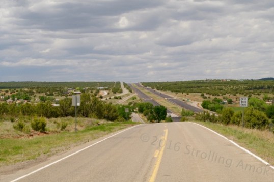 Approaching a valley interchange with the Interstate, which could be ignored in this case. Drive on! Notice the height difference in the distance.